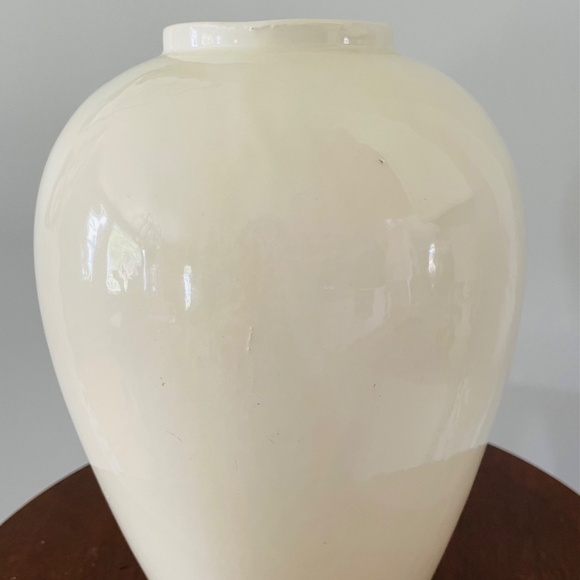 Vintage hand-painted Asian vase with geisha and floral motif, Vintage Asian Vase - Picture 6 of 9